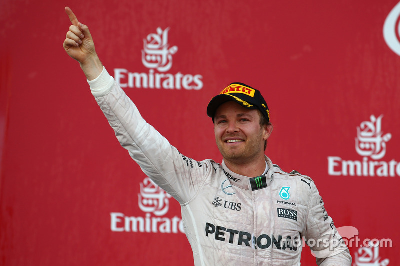 Podio: ganador de la carrera Nico Rosberg, Mercedes AMG Petronas F1 W07