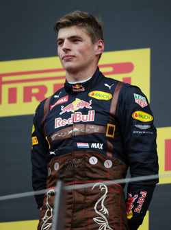 Max Verstappen, Red Bull Racing viert zijn tweede plaats op het podium