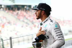 Lewis Hamilton, Mercedes AMG F1 festeggia il suo terzo posto sul podio