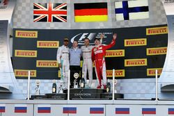 Podio: ganador Nico Rosberg, Mercedes AMG F1 Team; segundo lugar tercer lugar de Lewis Hamilton, Mer