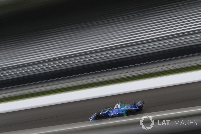 21. <img src="https://cdn-8.motorsport.com/static/img/cfp/0/0/0/0/48/s3/colombia-2.jpg" alt="" width="20" height="12" /> Карлос Муньос, Andretti Autosport Honda