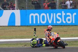 Crash: Marc Marquez, Repsol Honda Team, Valentino Rossi, Yamaha Factory Racing