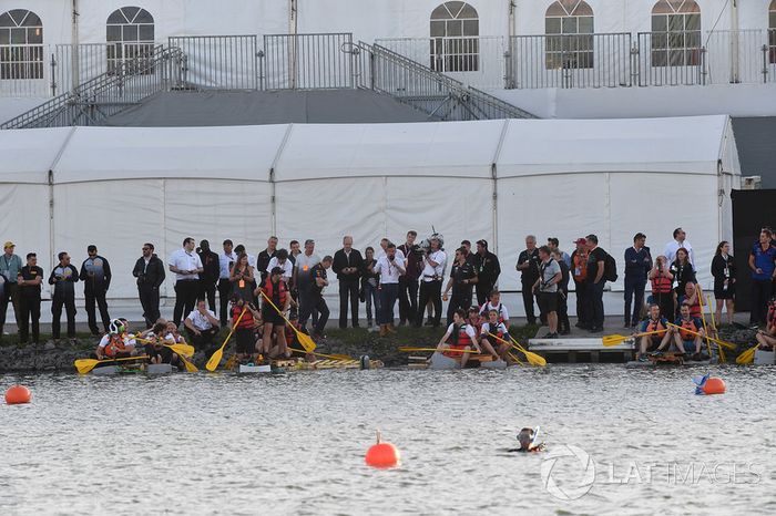 La carrera de balsas