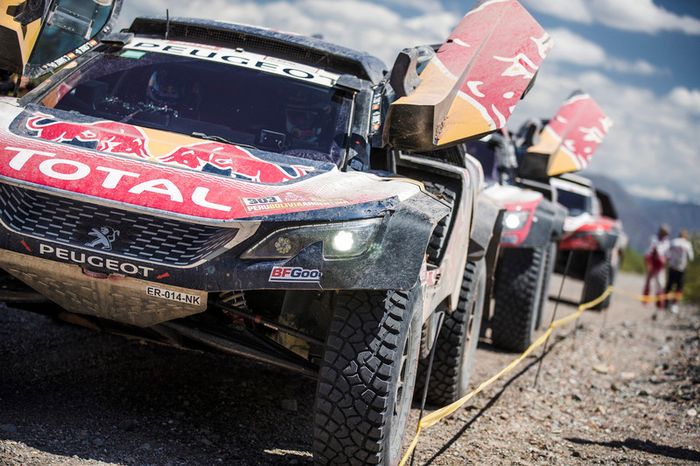 #303 Peugeot Sport Peugeot 3008 DKR: Carlos Sainz, Lucas Cruz