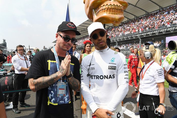 Lewis Hamilton, Mercedes AMG F1 y J Balvin, Rapper