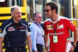 Franz Tost, Scuderia Toro Rosso director del equipo con Jean-Eric Vergne, Ferrari piloto de pruebas 