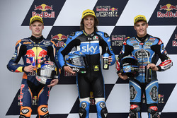 Polesitter Nicolo Bulega, Sky Racing Team VR46, 2e plaats Brad Binder, Red Bull KTM Ajo, 3e plaats J