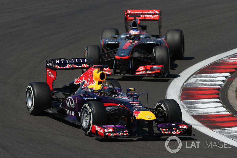 2 Red Bull RB9 - 2013