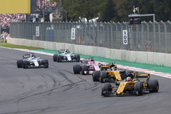 Nico Hulkenberg, Renault Sport F1 Team RS17, Carlos Sainz Jr., Renault Sport F1 Team RS17, Sergio Perez, Sahara Force India F1 VJM10, Felipe Massa, Williams FW40, Lance Stroll, Williams FW40