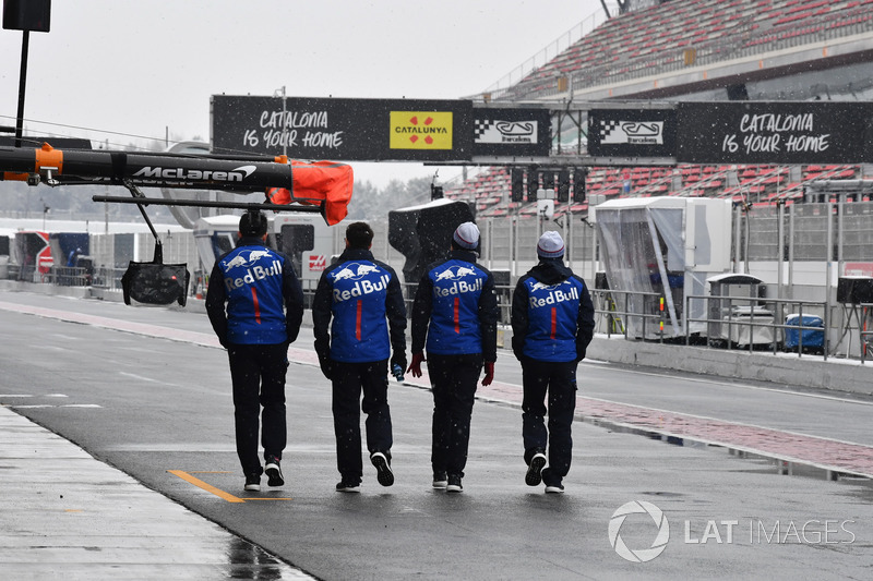 Сотрудники Scuderia Toro Rosso