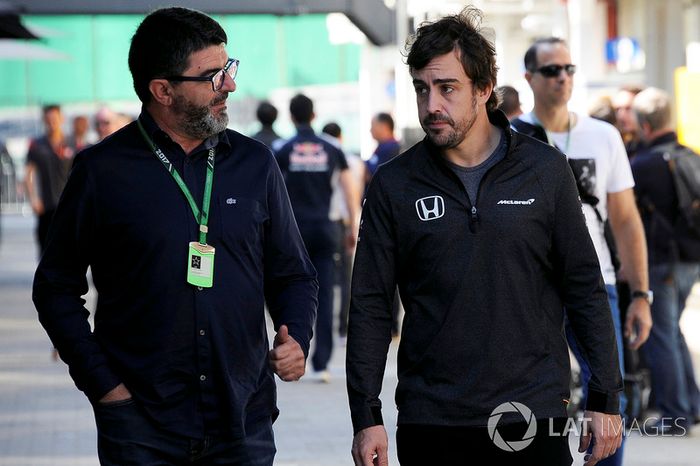 Fernando Alonso, McLaren y su manager, Luis Garcia Abad (ESP)