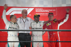Podium: second place Valtteri Bottas, Mercedes-AMG F1, Dr. Dieter Zetsche, CEO of Daimler AG, Race winner Lewis Hamilton, Mercedes-AMG F1, third place Kimi Raikkonen, Ferrari