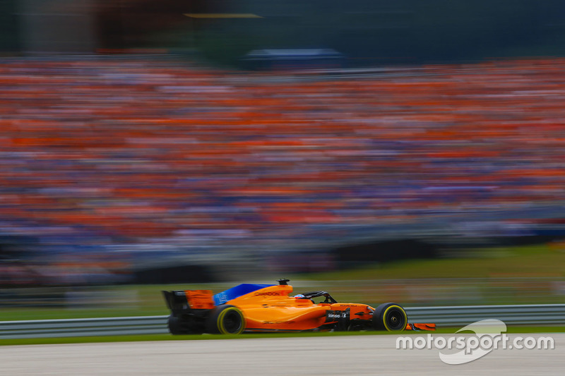 Desde el pitlane: Fernando Alonso, McLaren MCL33, 1'05.058