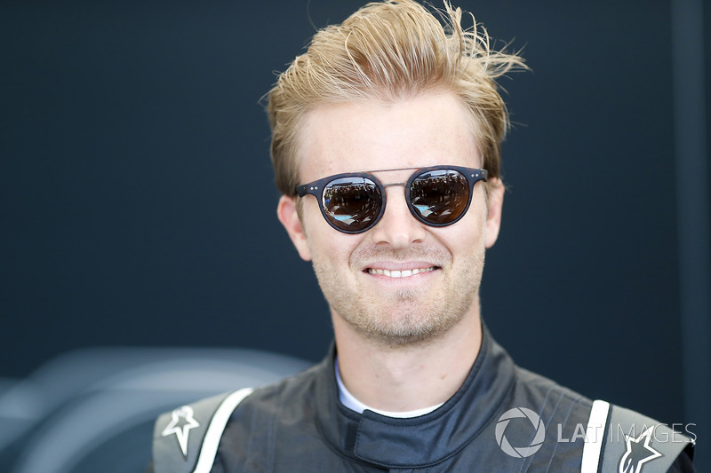 Nico Rosberg, campeón mundial de Fórmula 1, inversionista de Fórmula E, conduce el coche de la Fórmula E