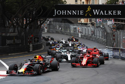 Даніель Ріккардо, Red Bull Racing RB14, лідирує