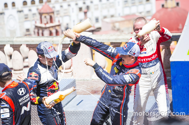 Podium: Sébastien Ogier, M-Sport Ford WRT y Dani Sordo, Hyundai Motorsport, Kris Meeke, Citroën World Rally Team