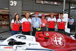 Tatiana Calderon, Sauber Test Driver, Frederic Vasseur, Sauber, Team Principal, Marcus Ericsson, Sauber and Charles Leclerc, Sauber with Oscar Fangio, and Ruben Fangio,