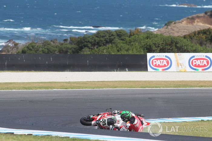 Caída de Eugene Laverty, Milwaukee Aprilia