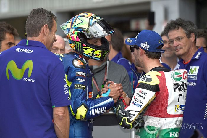Tercer clasificado en parrilla Cal Crutchlow, Team LCR Honda, segundo lugar para  Valentino Rossi, Yamaha Factory Racing