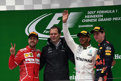 Podium: second place Sebastian Vettel, Ferrari, Aldo Costa, Mercedes AMG F1 Engineering Director, Ra