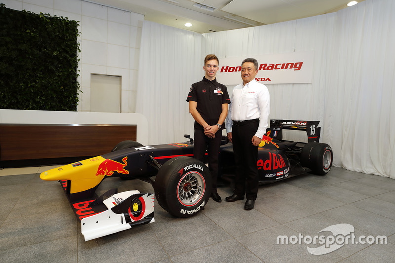 ピエール・ガスリー（Pierre Gasly）とホンダ・モータースポーツ部長山本雅史