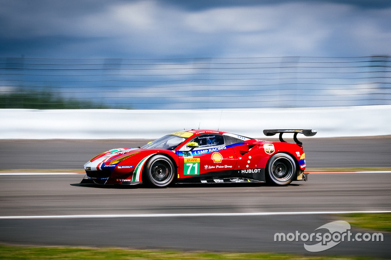 #71 AF Corse Ferrari 488 GTE: Davide Rigon, Toni Vilander