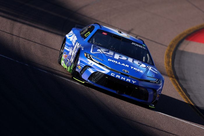 Erik Jones, LEGACY MOTOR CLUB Toyota