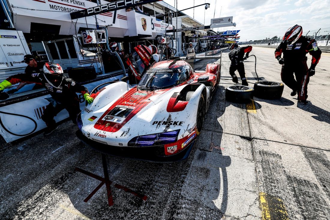 #7 Porsche Penske Motorsport Porsche 963: Felipe Nasr, Nick Tandy, Laurens Vanthoor