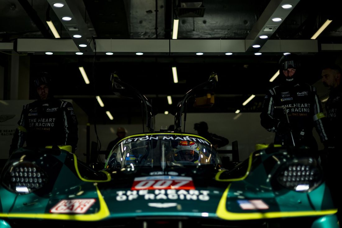 #007 Aston Martin Thor Equipo Aston Martin Valkyrie: Harry Tincknell, Tom Gamble, Ross Gunn