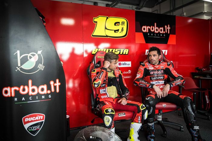 Álvaro Bautista, Ducati con Michele Pirro, test de Misano