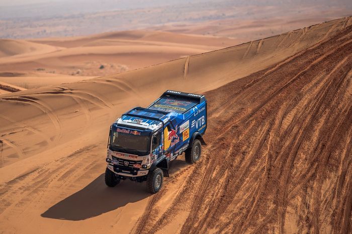 #500 Kamaz - Master: Dmitry Sotnikov, Ruslan Akhmadeev, Ilgiz Akhmetzianov