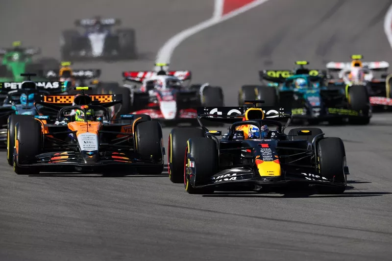 Lando Norris, McLaren, Max Verstappen, Red Bull Racing