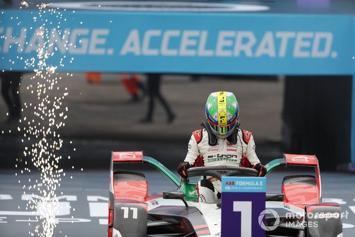 Ganador Lucas Di Grassi, Audi Sport ABT Schaeffler en Parc Ferme