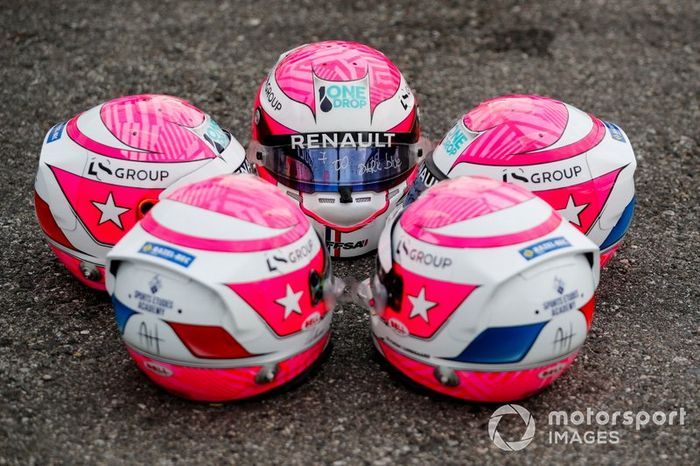 Casco tributo indossato dal pilota di FIA Formula 2 drivers Jack Aitken, Campos Racing, Guanyu Zhou, UNI Virtuosi Racing, e dai piloti di FIA Formula 3 Max Fewtrell, ART Grand Prix Ye Yifei, Hitech Grand Prix Christian Lundgaard, ART Grand Prix