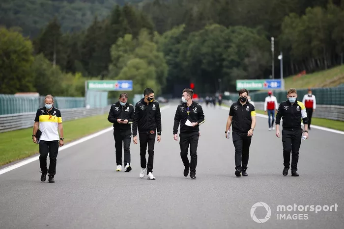 Esteban Ocon, Renault F1, recorre la pista de Spa