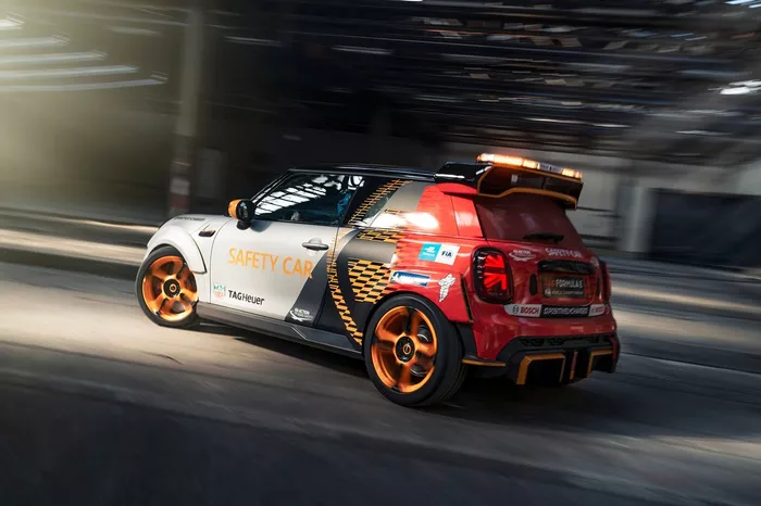 MINI Electric Pacesetter, Safety Car de la FIA Fórmula E 