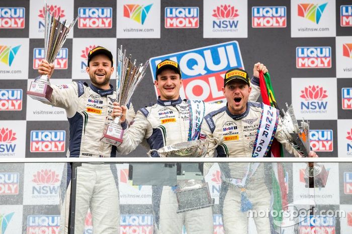 Podio: il vincitore #7 Bentley Team M-Sport Bentley Continental GT3: Jules Gounon, Maxime Soulet, Jordan Pepper