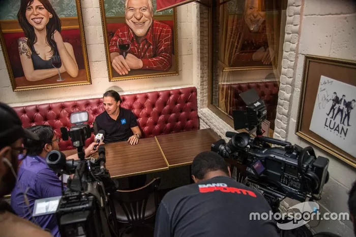 Felipe Massa dá entrevista