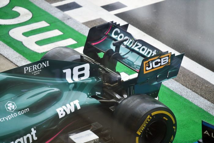 Parte trasera del Aston Martin AMR21