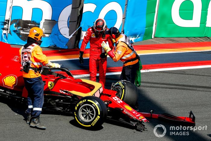 Choque de Carlos Sainz Jr., Ferrari SF21