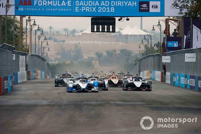 Arrancada Antonio Felix da Costa, BMW I Andretti Motorsports, BMW iFE.18 Sébastien Buemi, Nissan e.Dams, Nissan IMO1, Jose Maria Lopez, GEOX Dragon Racing, Penske EV-3