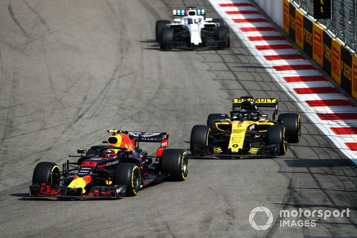 Max Verstappen, Red Bull Racing RB14, Nico Hulkenberg, Renault Sport F1 Team R.S. 18, y Lance Stroll, Williams FW41