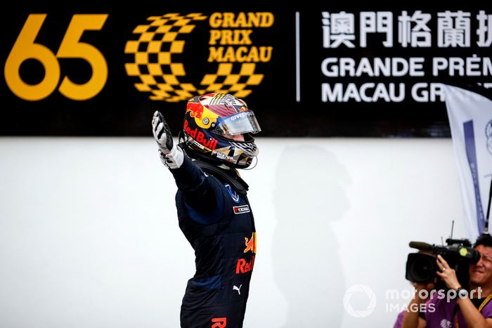 Ganador, Dan Ticktum, Motopark Academy