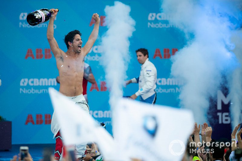 Race winner Lucas Di Grassi, Audi Sport ABT Schaeffler celebrates on the podium