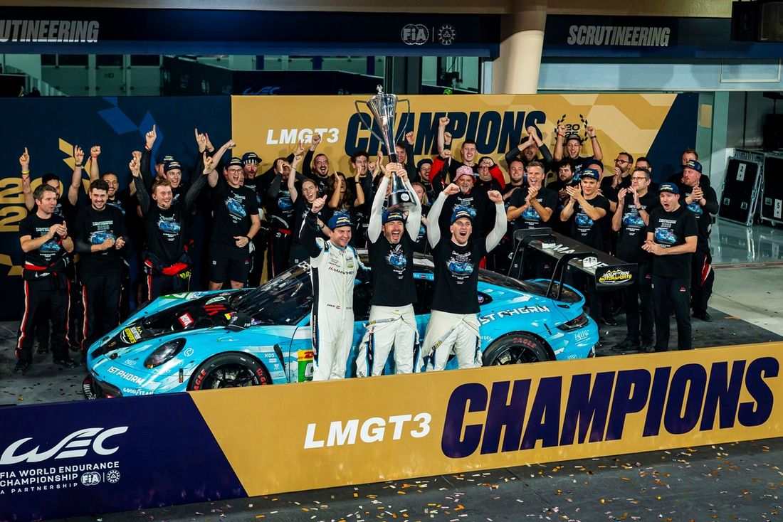 #92 Manthey 1St Phorm Porsche 911 GT3 R LMGT3: Ryan Hardwick, Riccardo Pera, Richard Lietz