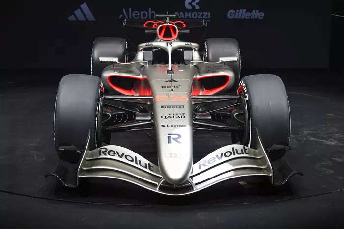 Audi F1 Team R26-kleurstelling
