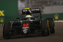 Jenson Button, McLaren MP4-31, abandonne après un bris de sa suspension