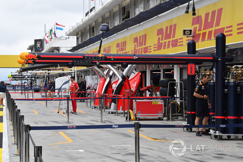 Pit lane