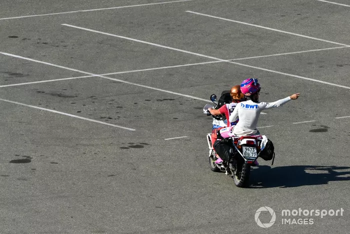 Lance Stroll, Racing Point, después de chocar