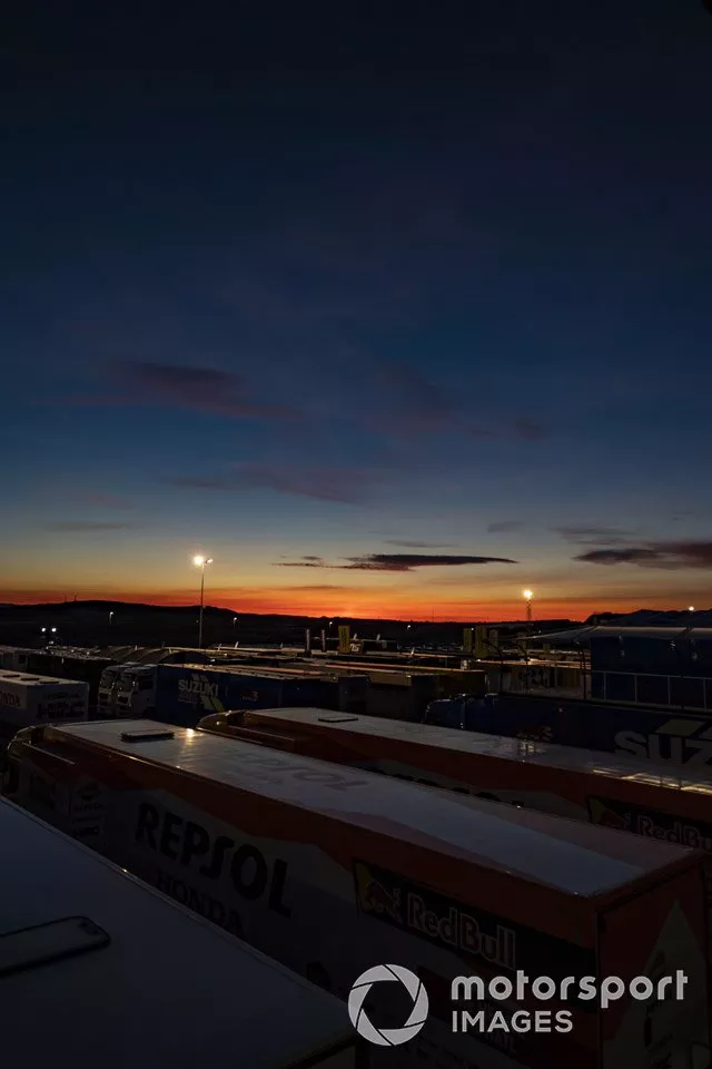 Atardecer en Motorland Aragón